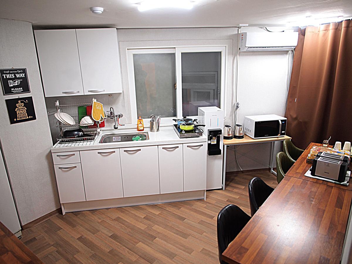 Hostel Gaon Sinchon Seul Dış mekan fotoğraf